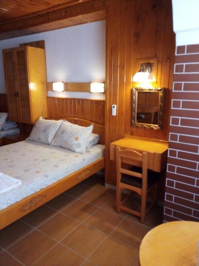 Doctor'S House Hotel Sinemoretz Bagian luar foto