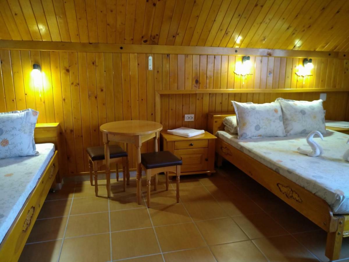 Doctor'S House Hotel Sinemoretz Bagian luar foto