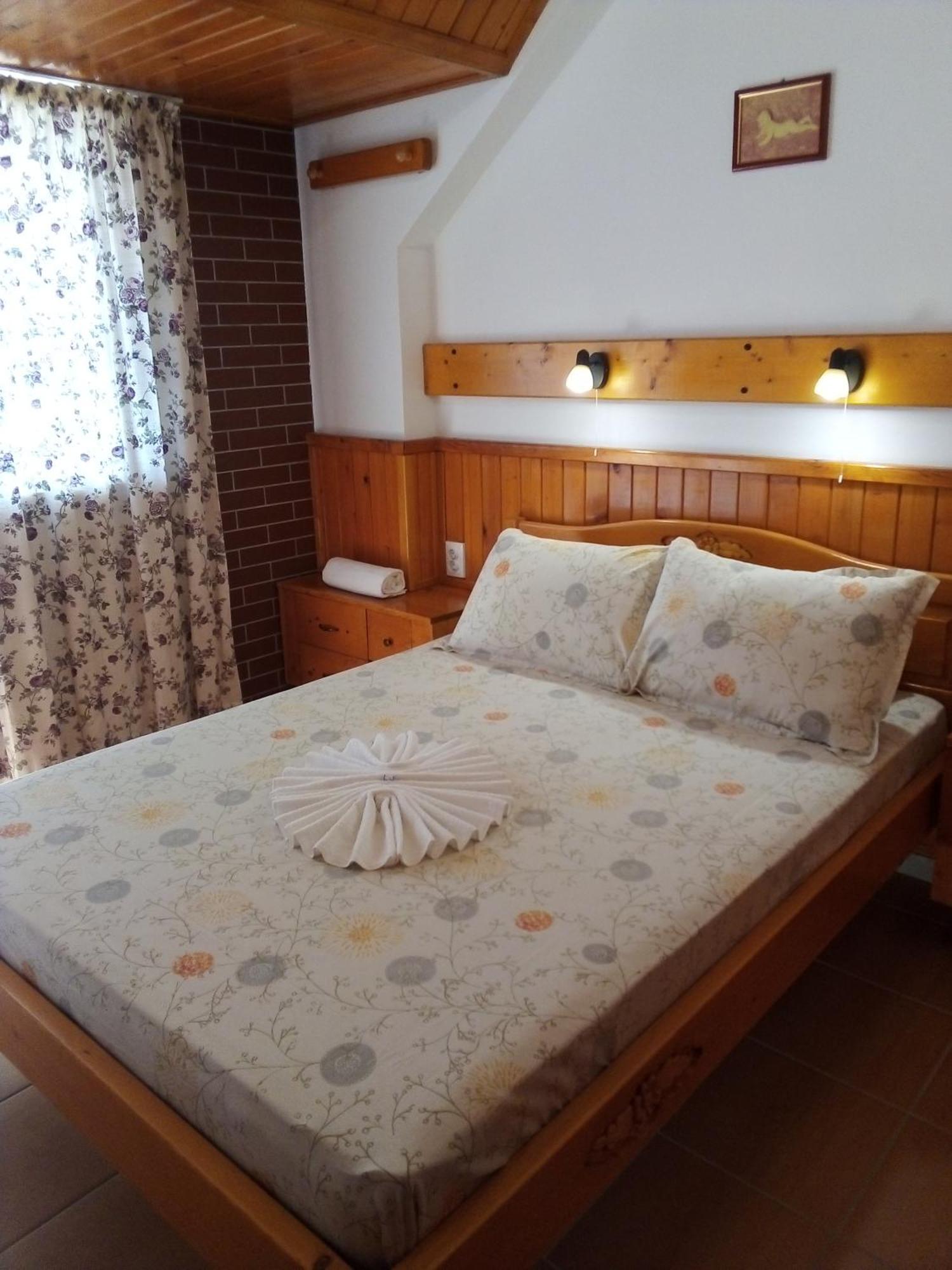 Doctor'S House Hotel Sinemoretz Bagian luar foto